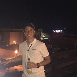 Meet your Posher, Juan camilo